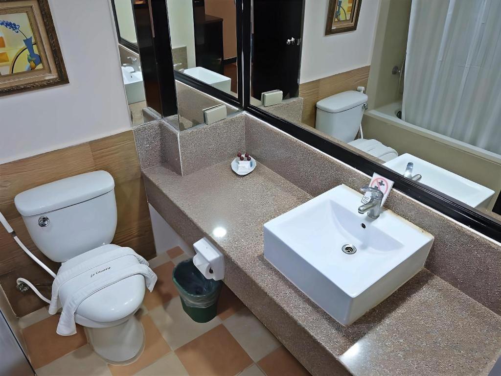 Hotel La Carmela De Boracay 3*
